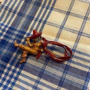 ☘️ 3/$30 Vintage Cowgirl Brooch with Lasso